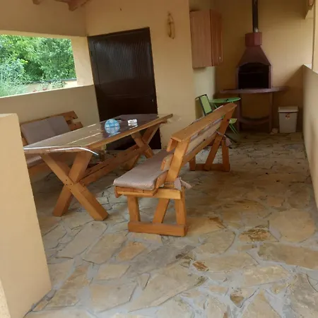 דירה Mir I Tisina